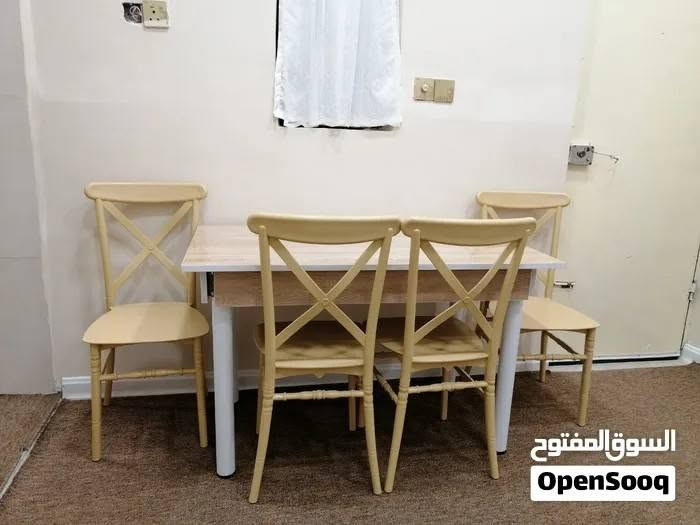 ميز طعام • نظيف • ابو الخصيب