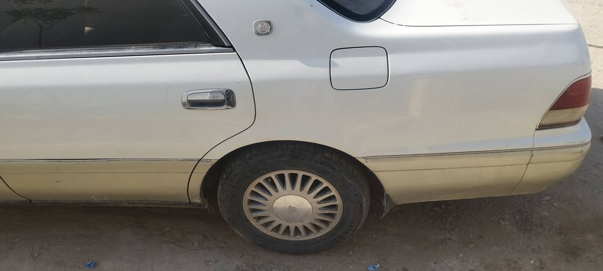 السلام عليكم
راس الثور
موديل 98 
رقم نجف انكليزي مكفول مداور اصوليات 
مكفول من الكصه
محرك VVT بي صوت براص 
سيارة باسمي تحويل ملكيه مباشر
سعر 96$ 
متواجد في حي الصناعي بلوك الثاني خلف المصرف 
هاتف ☎️ ***********
