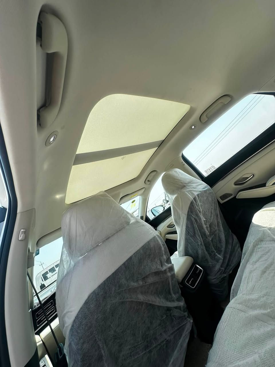 بي وايدي جن إيل موديل 24 فووول مواصفات جديده سياره ماشيه 14 الف ستخدام شخصي وتحويل مباشر ***********
