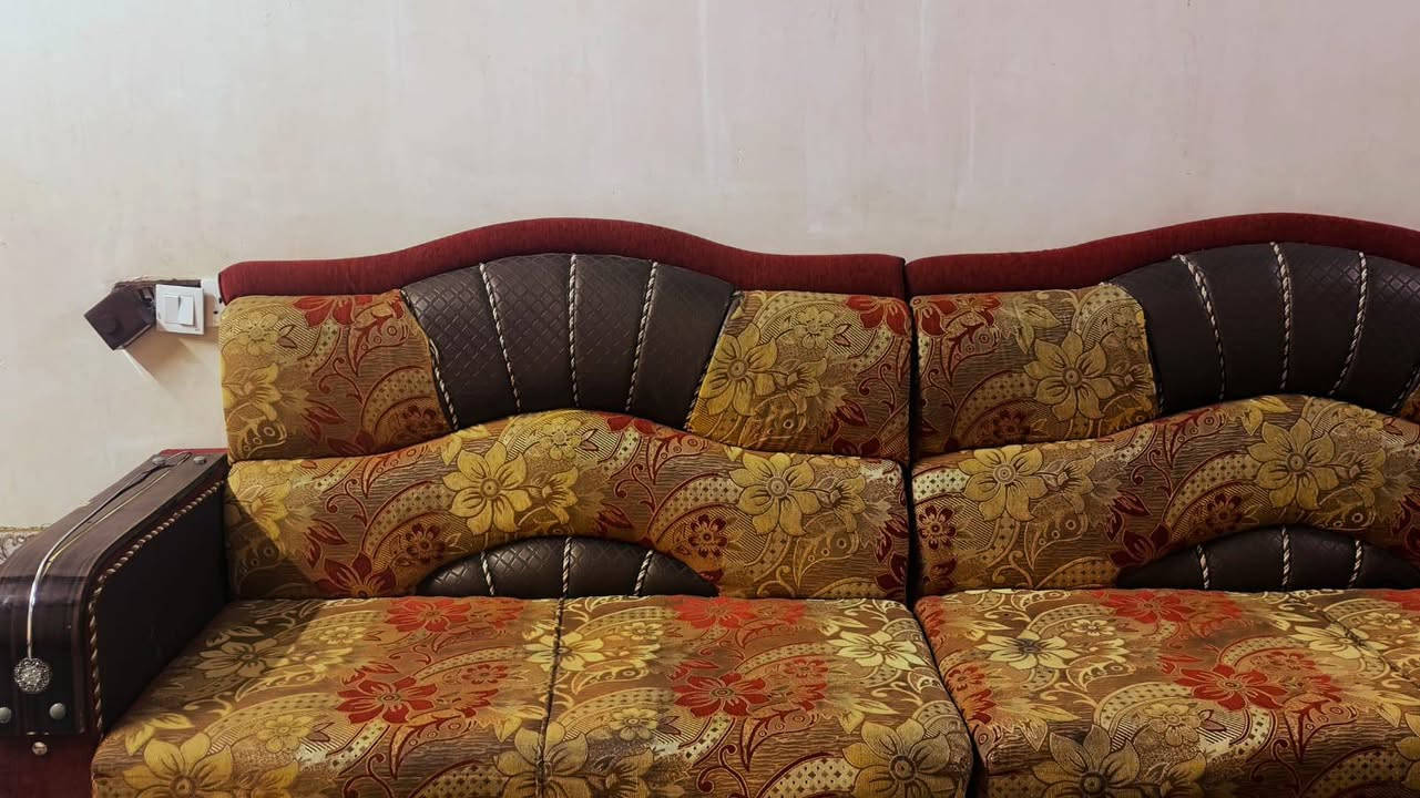 السلام عليكم
طخم قنفات للبيع جديد 
للاستفسار ع الرقم،***********
