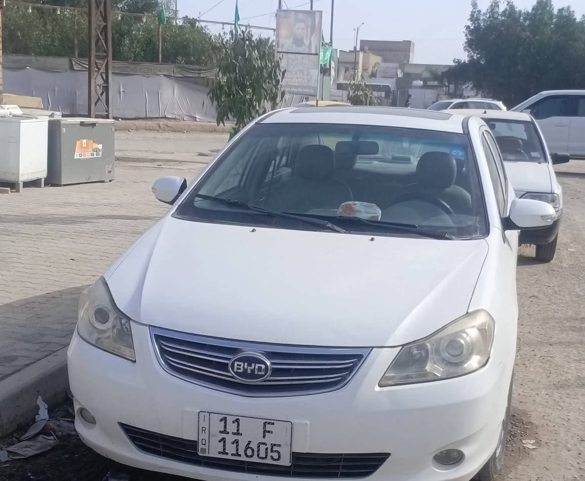 السلام عليكم byd g3 موديل 2015
مكانها الديوانيه باسمي السياره سنويتها لحد 2030
السياره مكفوله كير ومكينه وشكلها احلى من صوره بيها خدوش بسيطة بالدعاميه الوره وبيها حالوب 3بالقماره وثنين بالبنيد سعرها مناسب  للتواصل ***********
بي واتساب
