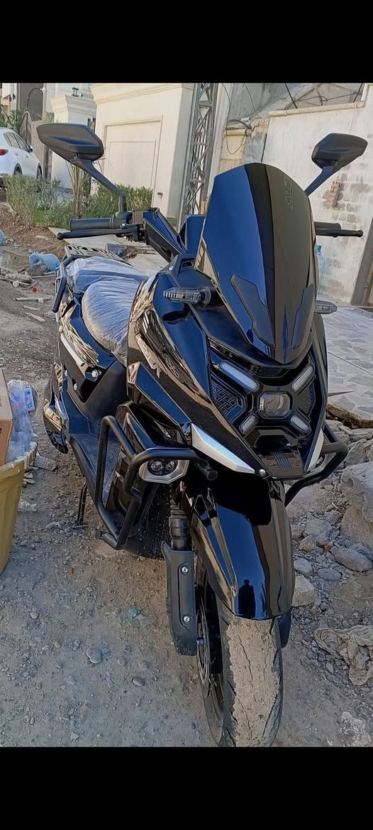 دراجة شحن للبيع استخدام 5 اشهر فقط 
نوع الدراجة GTR اباتشي 
بطارية 50 امبير ليثيوم  72 فولت
 معدل يمشي 80 كيلو متر تقطع سرعة 80
تجي ب 3 سرع تحكمية 
سعر البيع :- 1,250,000 وبيهة مجال 
للتواصل على ماسنجر او الاتصال على الرقم  ***********
