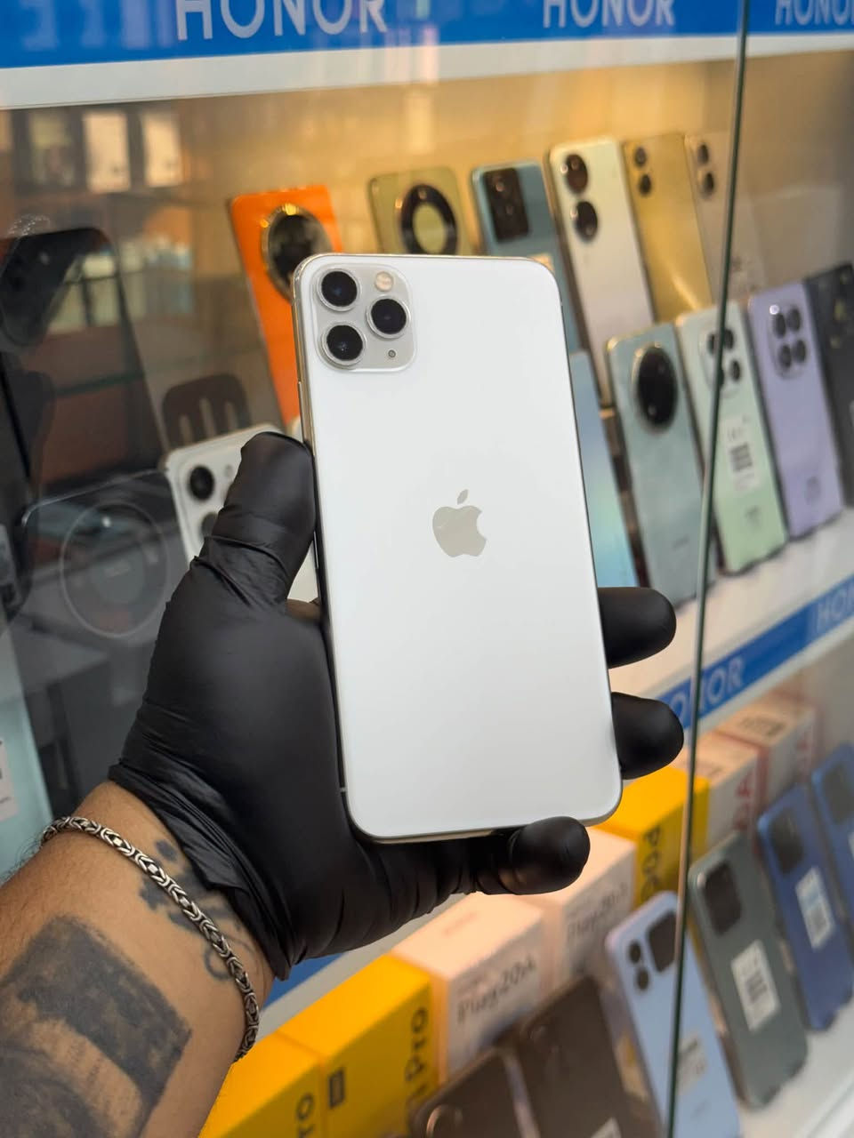 📱 آيفون 11 برو ماكس
🔹 ذاكرة: 256GB
🔹 بطارية بلادية
🔹 مبدل شاشة

✨ جهاز جاهز للبيع وبسعر مناسب

📍 شركة اتصالات | النجف – شارع الغدير فرات
📞 للتواصل والاستفسار:
***********
