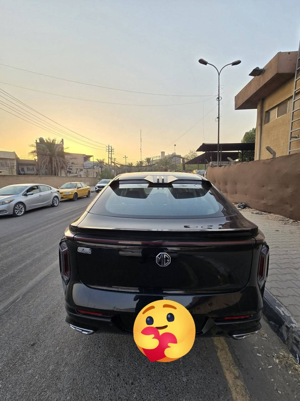 السلام عليكم ورحمة الله وبركاته
‎ MG whale 2024  الحوت👈

 رقم بغداد الجديد الدولي السيارة بحالة الوكالة استلام شركة 

السيارة زيرو بالضمان ماشية ( ٣ الف ) 

مواصفات السيارة 

* الموديل: MG whale 2024

* محرك: 2000 تيربو [٢٣١ حصان]

* اللون: أسود غير محدد 

* ناقل حركة: أوتوماتيك من 8 سرع at من شركة ايسن الالمانيه

*  تشغيل بصمة + دخول ذكي+المري شفط+سقف بانورامي خلفي ملون مع جناح خلفي رياضي.  

* بصمة ابواب+​مقبض أبواب مخفية تفتح كهربائياً (Flush Door Handles) لتعزيز الانسيابية

* ستيرن جلد ( تحكم جهتين ) +المقاعد: جلد نابا فاخر بمقاعد أماميّة تدعم التعديل الكهربائي مع ميزتي التسخين والتبريد.  

* حاكية للإتصال والرد على المكالمات

* بلوتوث + USB+منافذ شحن

*  شاشة بانورامية مزدوجة تضم شاشة عدادات وشاشة ترفيه مقاس 12.3 إنش لكل منهما.  (اندرويد اوتو + كار بلي)

* كاميرا رؤية محيطية 360 درجة مع حساسات اصطفاف. 

* حساسات خلفية 

* هاند بريك دكمة 

* نظام اوتو هولد 

* نظام نزول منحدرات

* بصمة عدد ( 2 )

* تبريد قطعتين + تدفئة 

* لايت زنون عالي + ناصي

* لدات نهاري 

* بك لايت LED

* مرايا كهرباء + اشارات بالمري 

* كشافات هالوجين

* مثبت سرعة ESP

* مانع انزلاق المكابح APS

* حساسات نظام مراقبة ضغط الإطارات TBMS

* جنوط أصلية 

* ويل كب 

* ايرباك AIR BAG شاملة (أمامية وجانبية وستائرية).  

* حاملات اكواب عدد ( 6 )

* سبير منازل من الجنطة ولا مفتوح + المعدات كاملة الأصلية غير مفتوحة

السعر 180 و بيها مجال بسيط.

مكان السيارة كربلاء المقدسة.

رقم الهاتف / *********** اتصال أو واتساب
