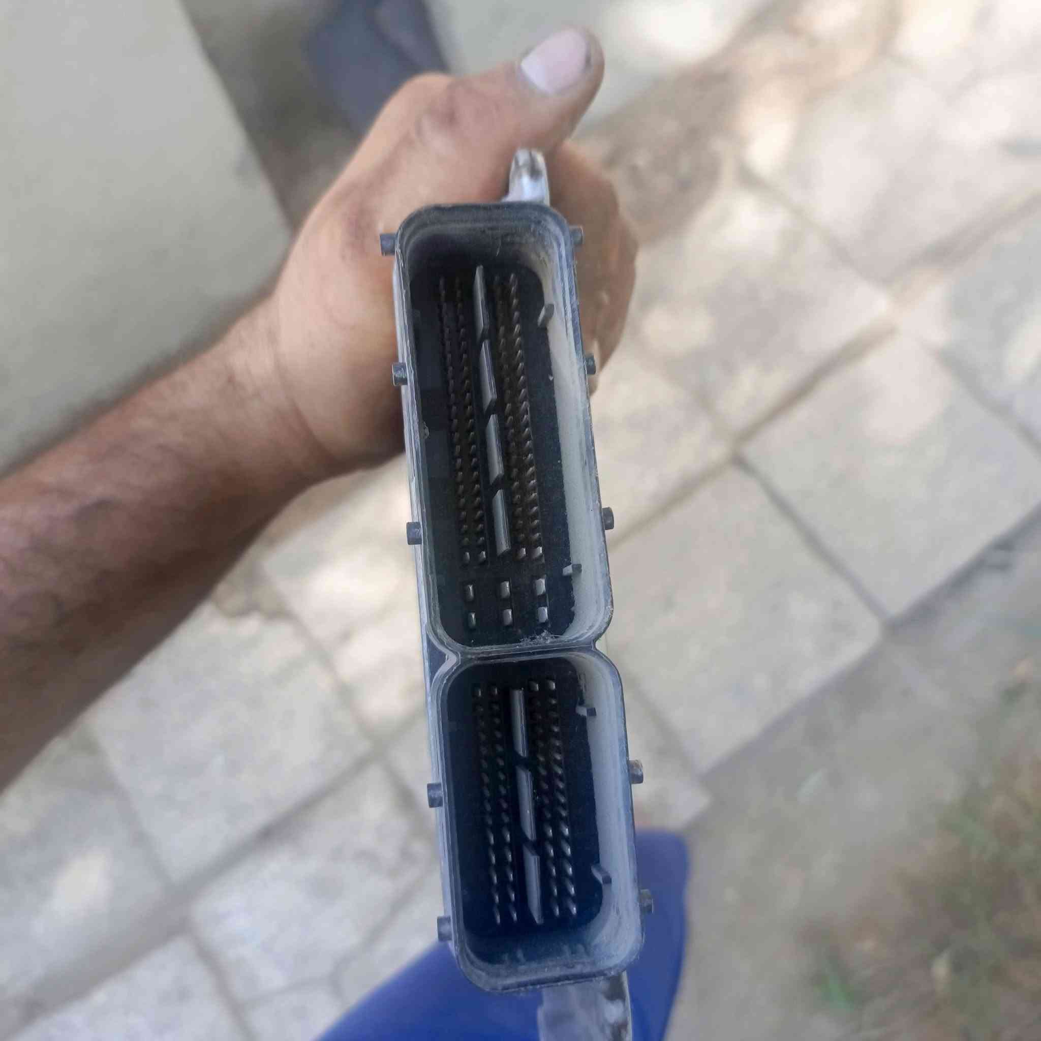 السلام عليكم شباب عندي عقل مال سبكتر للبيع شرط الشغل وهذا رقمي***********
