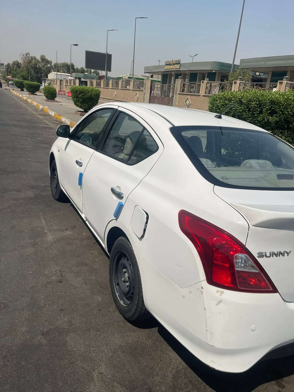 سني هندي موديل ٢٠٢٠ محرك كير كفاله بيها حادث بالتكمه وبيها صبغ مكانت ماشيه ١٠٤ لحد يكلي شبيها بعد ابيع تحويل وغرمات ورسميات الي يعجبه وشراي يخابر السعر قفل ٧٥ ورقه الاتصال *********** المكان بغداد جاهز من كلشي
