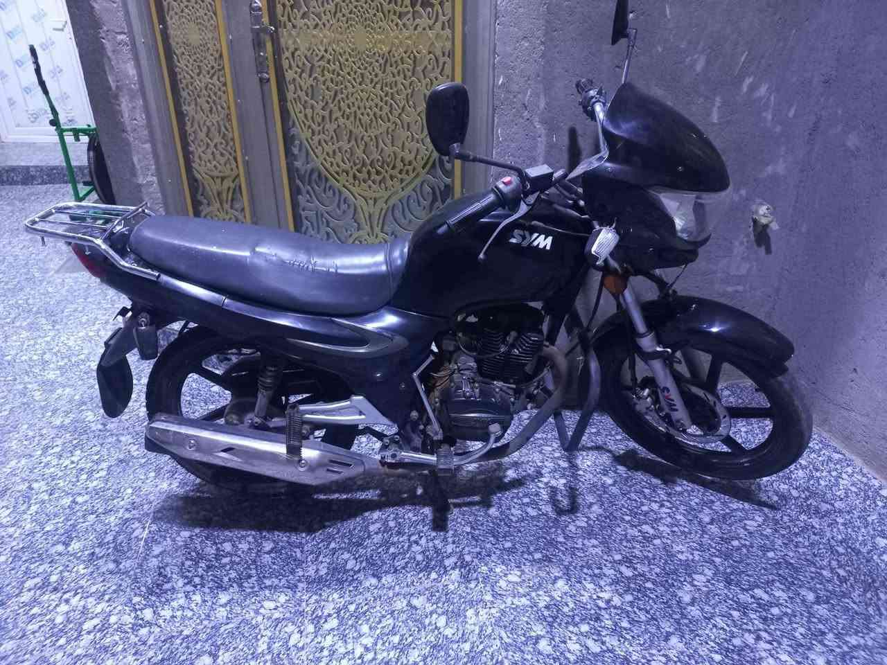 سايم موديل ٢١ للبيع
مستخدم شي قليل ماخذه جديد بس وصخ
أوراقه موجوده محرك ما مفتوح شرط لا تبخير ولا تنقيص
موطور بعده جديد اخوان سعره ٨٥٠ وبي مجال المكان الرمادي الاستفسار عن هذا الرقم ***********
