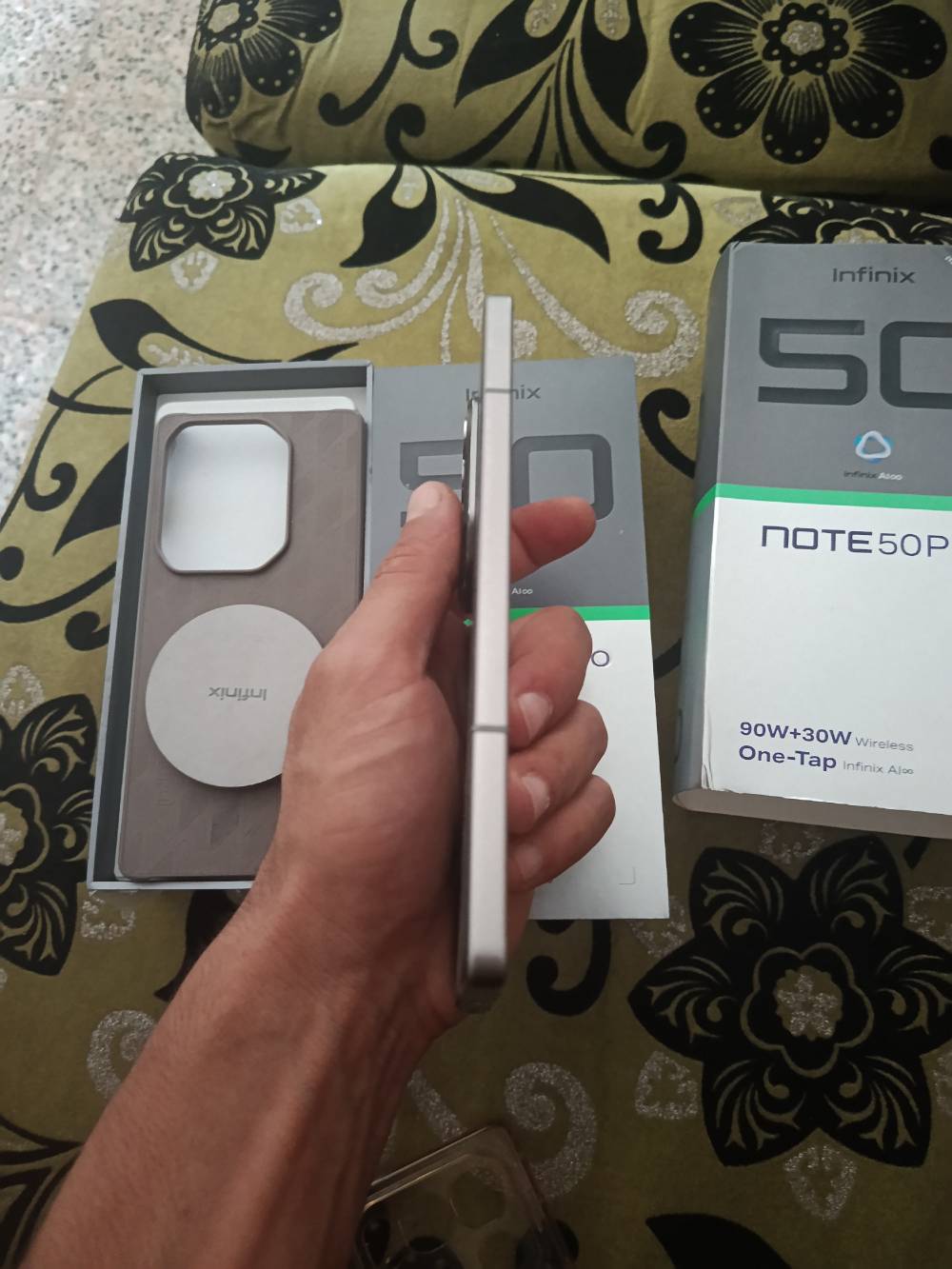 نوت 50 برو • ٢٥٦ • شاشة محترقة