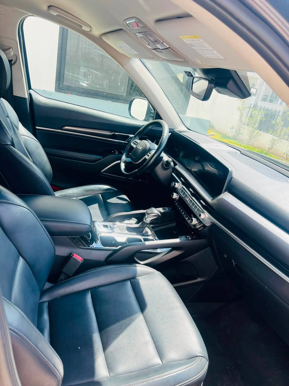 2025  KIA  TELLURIDE  S
سعة المحرك:-  3.8 
اللون :- بحري      
الموديل:2024
الموصفات:-S
 الحادث فقط بارد 
الاضافات#👇👇
 شاشه كبيره 
فرش جلد اسود  
تحكم سرعه
تحكم مسجل 
ويل 20
كأمره 
اشاره بالمرايا 
حساس تجاوز
كراسي مدفيه
بصمه 
لايت زينون 
هاند بريك كهرباء 
تشغيل عن بعد 
سعر ٢٥٥ وبيه مجال قليل 
واتساب ***********
