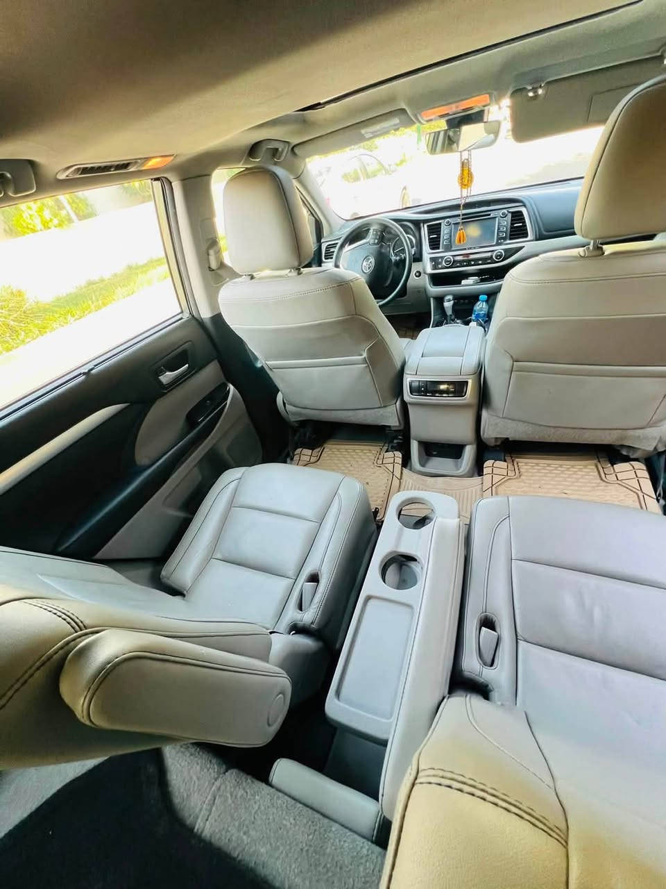 هايلندر للبيع
تويوتا هايلندر 2018 فول  VIP  مواصفات  XLE 

 رادار 

نقطع عمياء 

مثبت سرعة 

محرك 6 سلندر 3500

فتحة سقف

جلد 

كشنات منفصل 

كشنات كهرباء 

كشنات تدفئة 

بردات ابواب 

جنطه كهرباء 

دوسات ابلاديه

7 راكب 

كشافات 

تحكمات مقود 

شاشة - كامرة 

بصمة ترحيب  

ماشية 87الف ميل حقيقي السيارة 

رقم  صلاح الدين مشروع وطني

حادث بونيد جاملغ بدون دواخل بدون شاصي 

عنوان تكريت

للستفسار ***********
