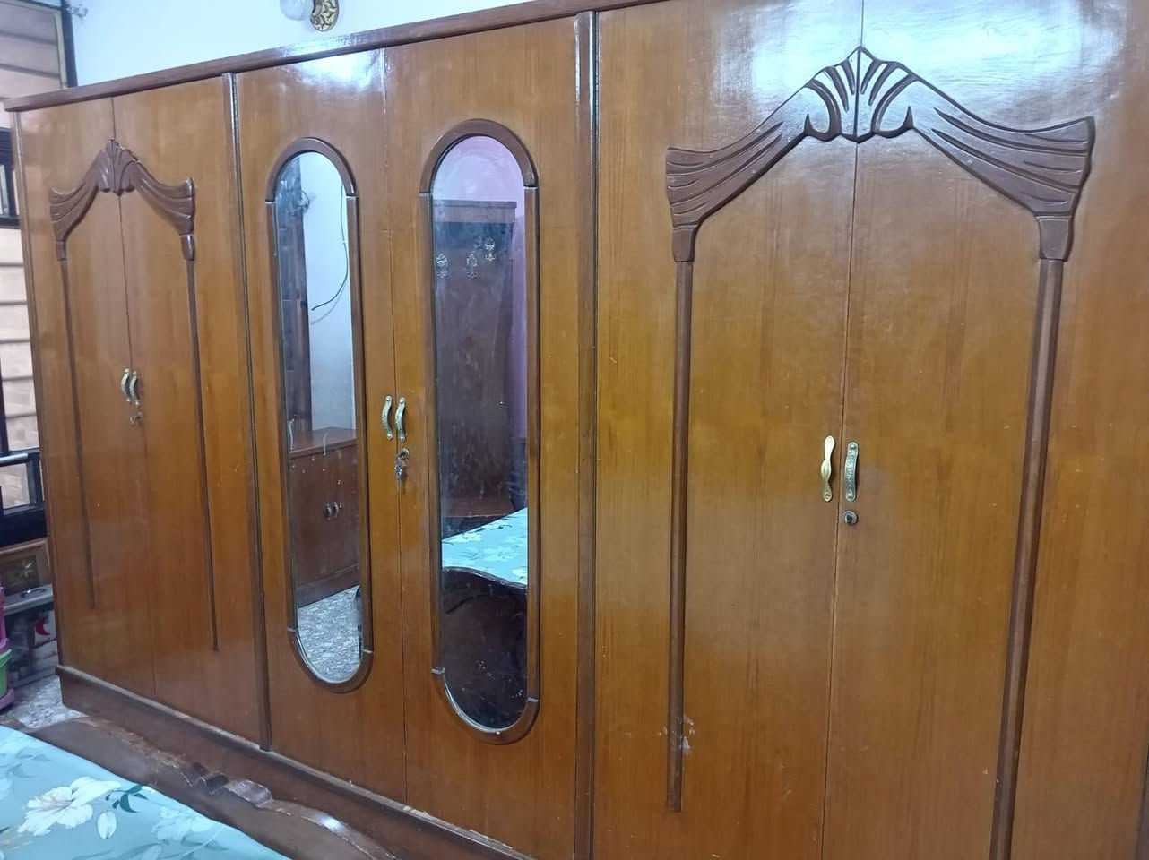 السلام عليكم غرفة نوم عراقية للبيع بسعر 900 الف العنوان الدورة للتواصل ***********
