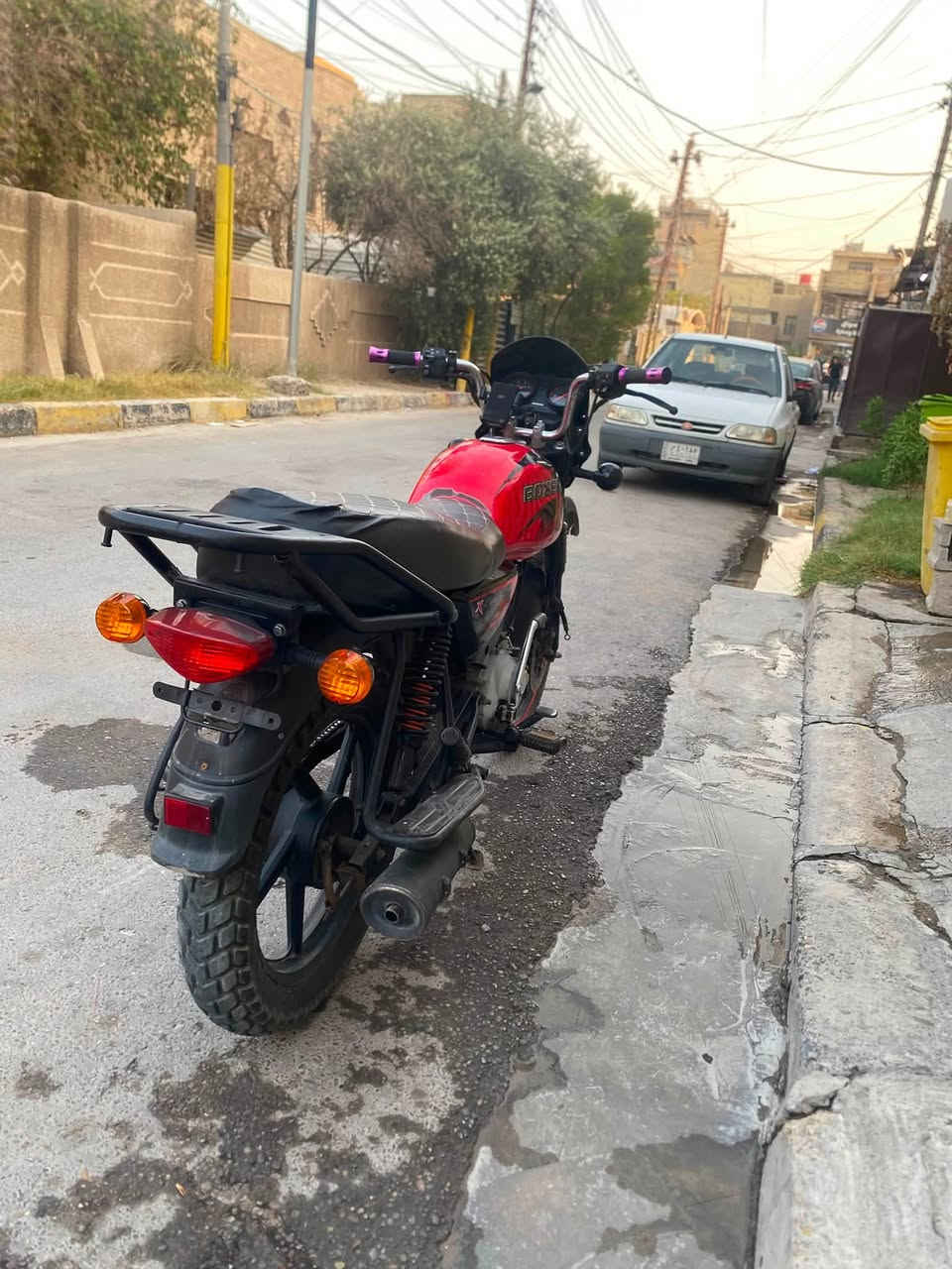 سلام عليكم بوكسر جبلي للبيع او مراوس موديل 2022دراجه كامله شلعه معدل دراجه بدون اوراق مكفوله من السرقه المكان بغداد الغزاليه السعر 800 الرقم ***********
