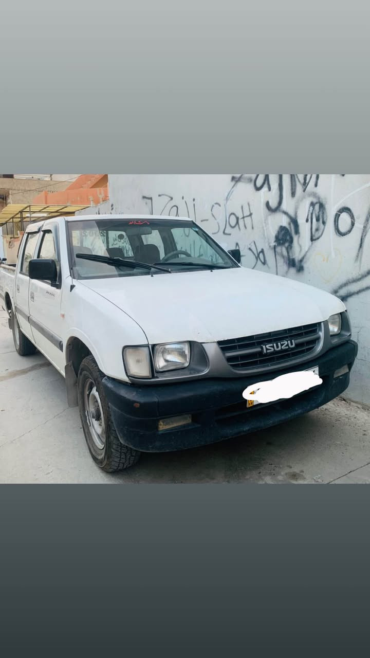 پيكاب ئاسوزي 2001گيرومه كينه به شه رت بي سبوغ باس هه نديك شويني كارته يان تعديلي هه يه ئه ويش زؤربچوكه    ته بريدساردوگه رمي به شه رته پاوره چواري تايه ي تازي  جبلي له بنه نويه سه نه وي نويه تا ٢٠٢٩له هه وليرم  *********** أربيل, العراق
