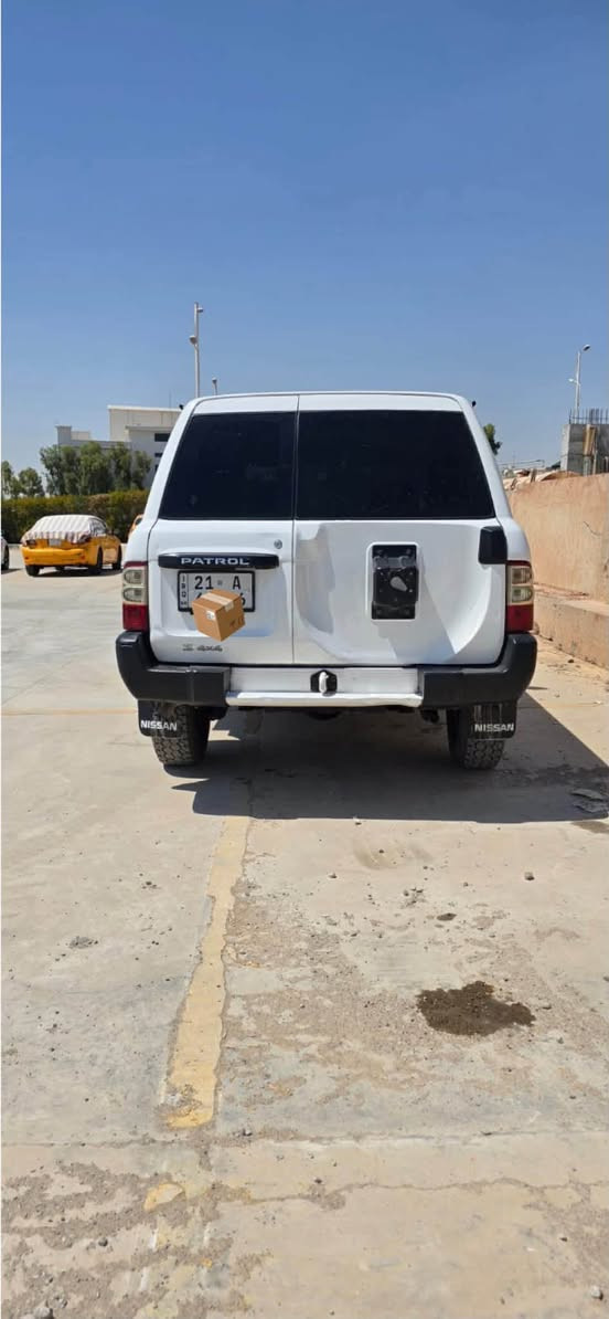 یەک دەستە سەیارەکە

٢٠٠٢ ی ناوسپی

لەسەر دەقی شەریکە ماوەتەوە

لایت و دەعامی بیلادی شەریکە

سانسای بیلادی

تەقیوی نیە 

مەکینەی نەکراوەتەوە

هەموو گیانی بەشەرت یەک دینار مەسەرەفی تیا نیە

٤ تایەی تازە بۆی بەسراوە

سەنەوی تا ٢٠٣٠ تازەیە

ناوی لە حاسیبەیا نیە بەشەرت

بێ بۆیاخ هیچی تێدا نییە

شوێن:کەرکوک

ژمارەی مۆبایل:***********
واتساب:***********

