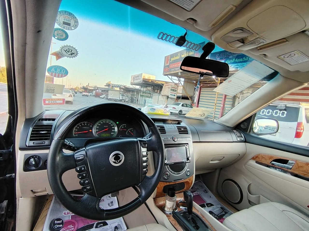 سلام عليكم سيارة ٧ركب مكفوله بس جمالق خلفي سيارة مانقصه شي كامله تبريد ثلج سته سلدرمحرك مرسيدس اصل ابوالخراطيم معروضه سعر١٢٠ وبيه مجال التفاصيل اتصل على الرقم *********** مكاني كربلاء
