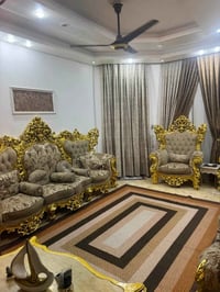تخم مصري • زان ملكي • ١٢ مقعد