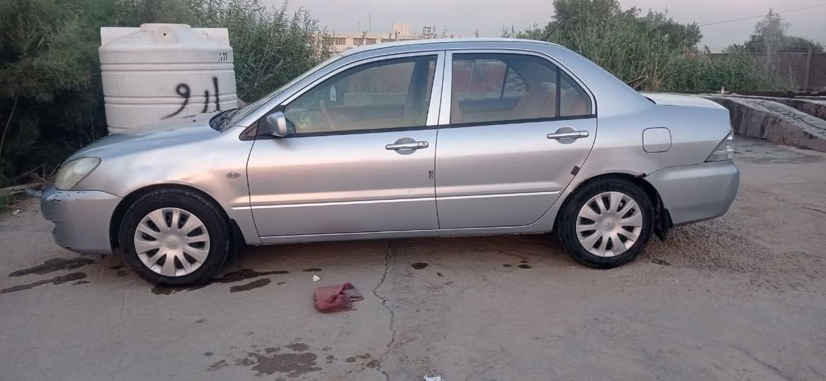 من رخصة الادمن 
لانسر موديل 2010
رقم نكليزي 16 قادسيه بسمي تحويل ثاني يوم
كير محرك كهربائيات تخم تاير حداديه تبريد كله كفاله
مكان السياره حله بالحمزه الغربي السعر ٨٥ وبيها مجال
للستفسار ***********
