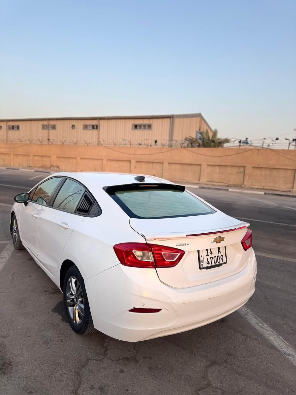كروز 2019 LS
بدون ايرباك
محرك 1400 تيربو 
 وارد أمريكي ضربه خفيفه المدگر الايسر مبدل
 شواصي و لغود كفاله من الظربه
 تبريد تدفئه 
 الكير و المحرك كفاله
حداديه جديده صار شهر من شديتها
تخم تايرات جدد 
  شاشه لمس كبيره 
ابل كاربلي 
مانع انزلاق  
اوتو ستوب
 حساس ضغط الإطارات 
ABS
كل مواصفات ال LS 
رقم بصره حره بسمي
سعر90 وبيه مجال قليل او مراوس بنيسان سني
***********
