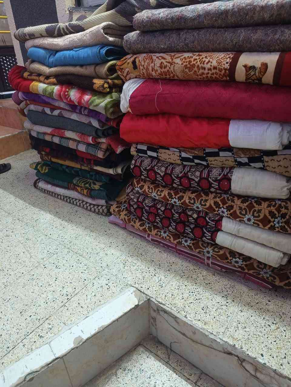 منام للبيع بطانيات عدد 17 ثلاث ديباجات لحافات عدد 8 نفرين جودليات ودواشك عدد 9 ثلاث مخاد - السعر كلهم 40 الشراي فقط يتصل ***********-‏‪***********‬‏_ العنوان وادي حجر
