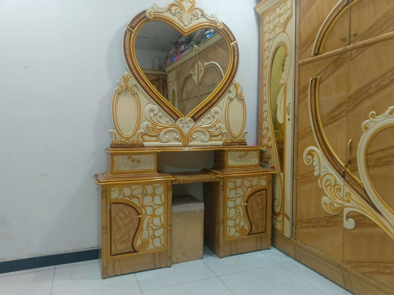 سلام عليكم غرفه نوم للبيع مستعمله السعر 650 بيه مجال ه‍ ***********
