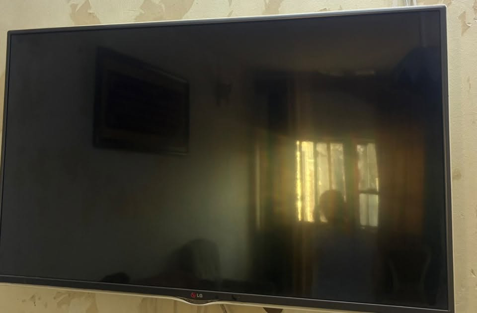 من رخصه الادمن طبعا🤍
عندي غراض مستعمله لليحب والي تفيده

1-تلفزيون LG حجم 45 بسعر مناسب وشغال وبحاله جيده جدا وبسعر4 150.)الف وبيهً مجال بسيط
2- تلفزيون shonik بحاله جيده وبسعر ١٠٠ الف قفل
3- تلفزيون  panasonic شغال وبحاله جيده وبسعر ١٠٠ الف قفله + ميز تلفزيون سعره ٥٠ الف
4- سبلت توسوت 1 طن  بحاله جيده وشغال سعره ٢٠٠ الف قفلً
5- كنتور تركي ٣ ابواب نظيف بسعر ٢٠٠ الف قفله 
6- ميز استقبال جام + صاج نظيف كلش شبه جديد + كراسي عدد 5 سعر ٥٠٠ الف وبيه مجال بسيط

للاستفسار والتواصل ع رقم ***********
