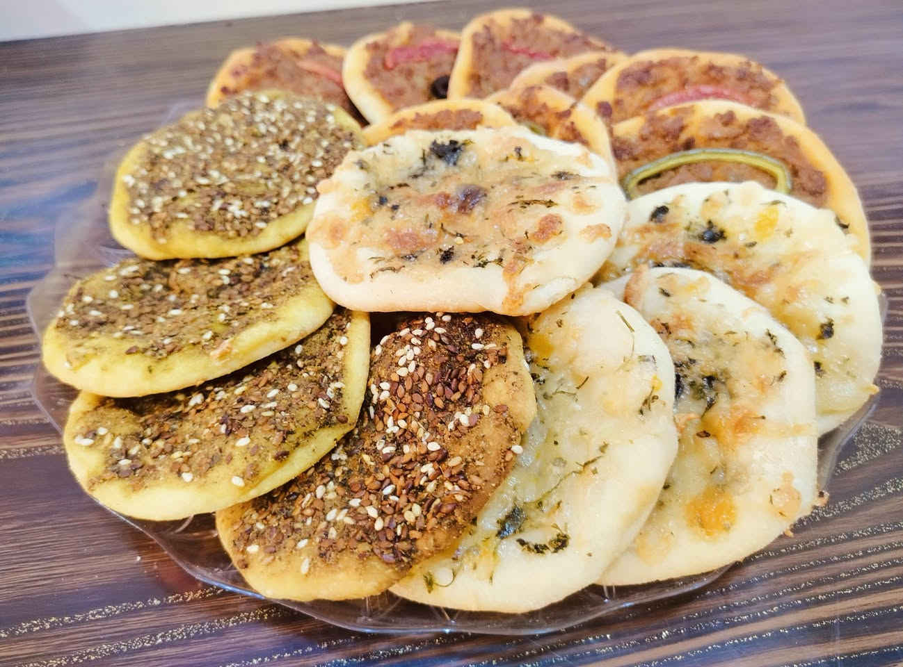 مساء الخير زبائني 🌹🌷 🌹 
طلبياتكم من مطبخي 
يتوفر 
دولمه ...كبب رز....ورق عنب..... بمبارات وحمص....دجاج على تمن.....كبب جريش....صفيحه لحم...زعتر...جبن...خضار....
اي اكله تحبوها اجهزه
توصيلنا سريع لحد باب البيت
للاتصال***********
اوخاص
واتساب ايضا موجود
