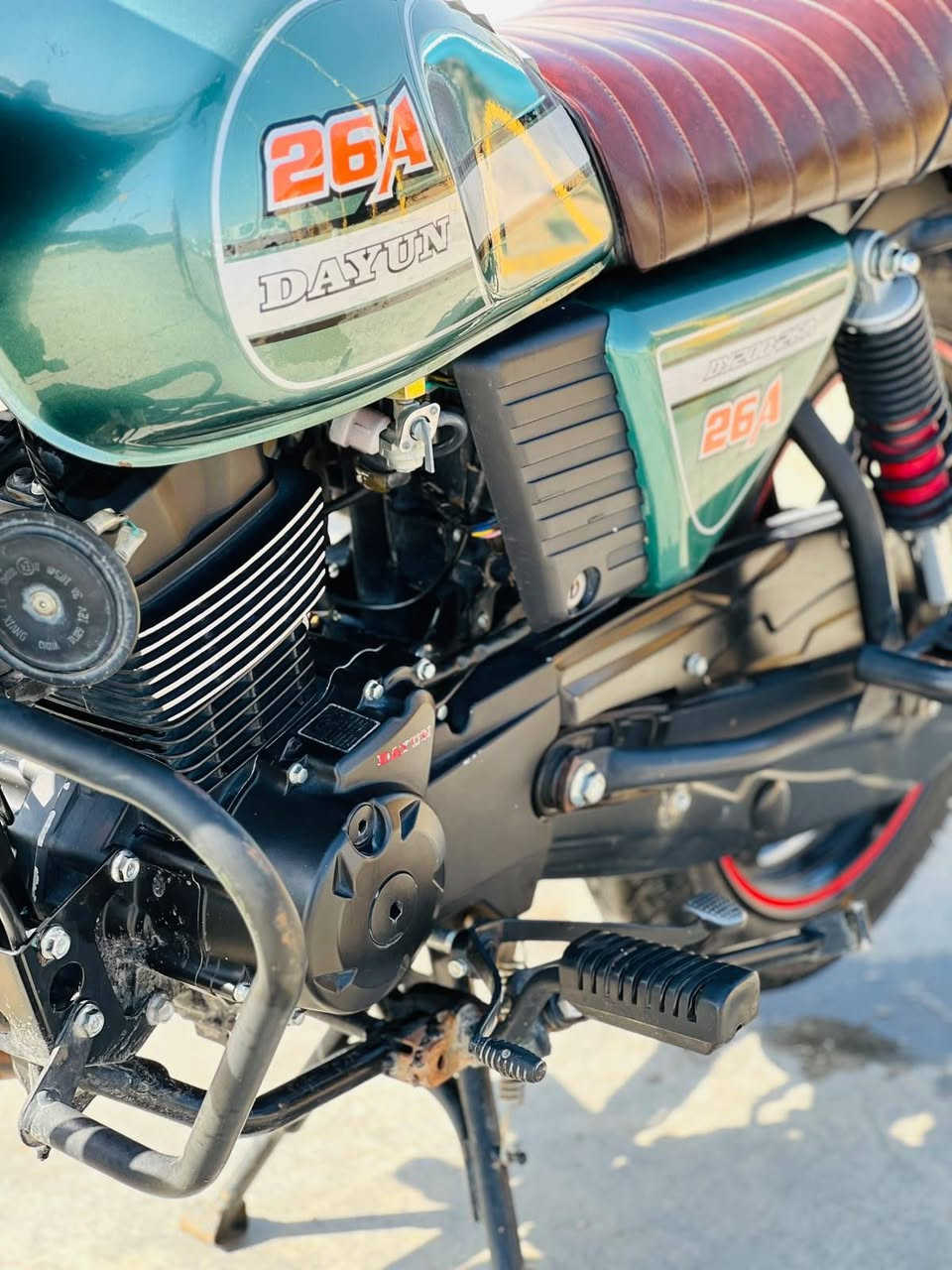 السلام عليكم دراجه للبيع موديل ٢٣ أوراق سكنر محرك 200 دراجه جديده مكفوله كفاله عامه مكان حله 1500 وبيها مجال ***********
