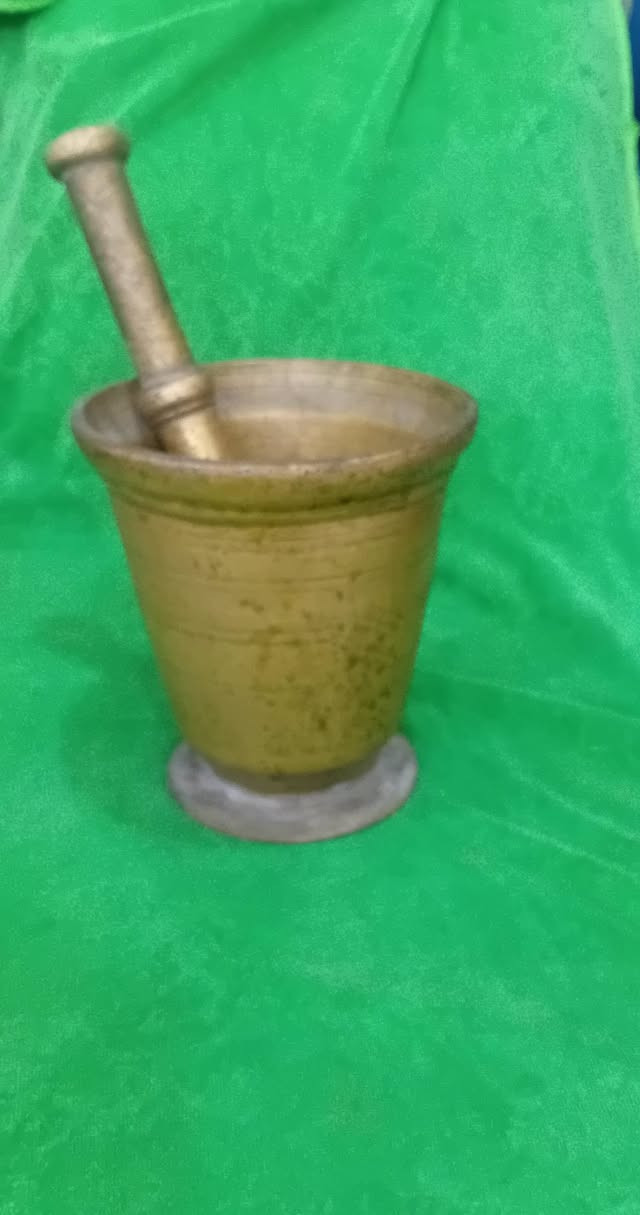 سلام عليكم 
هاونات قديمات 
اثنينهم ب ١٧٥ 
متوفر توصيل 

***********
