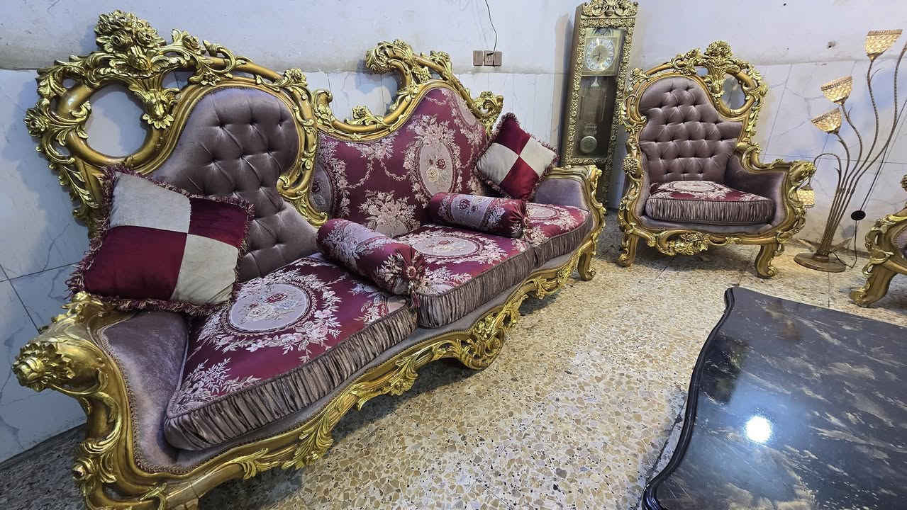 تخم زان مصري اصلي طلا ورق الذهب
10 مقاعد بدون ي ضرر نظافه 100% 
سعر 875 مكان مكان البياع
 اكو توصيل ب واتساب
 ***********
