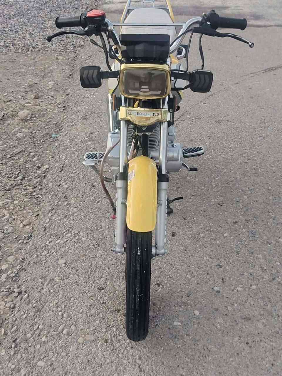 للبيع: دراجة نارية بحالة ممتازة 🏍️✨
 * الموديل: 2025
 * الحالة: نظيفة جداً، ما مصلحة (محرك وبلاد بحالة الشركة).
 * المحرك: 150cc
 * السعر: سعر خاص ومناسب جداً للشرايه
📞 للتواصل والاستفسار: ***********

مكاني ديالى الغالبيه
