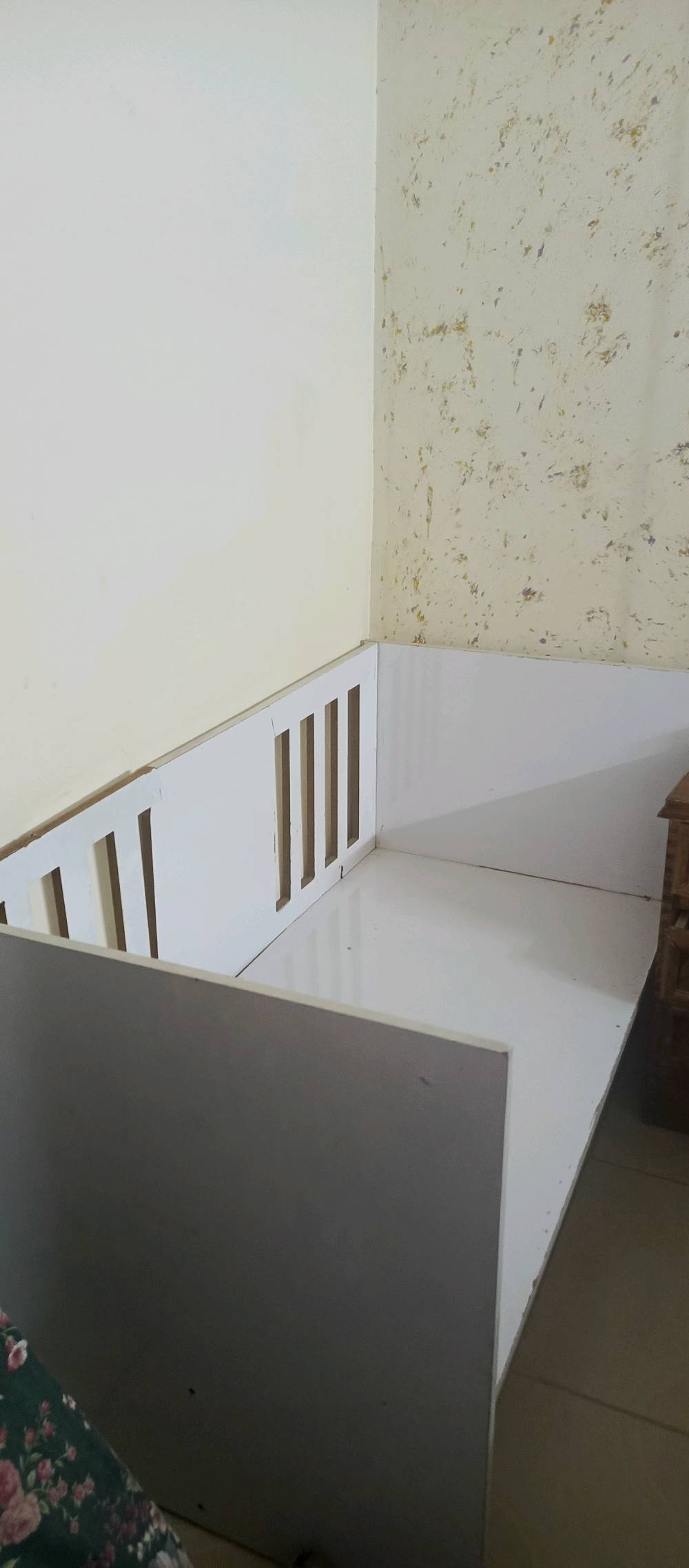 سرير اطفال • عدد ٢ • مع دواشك