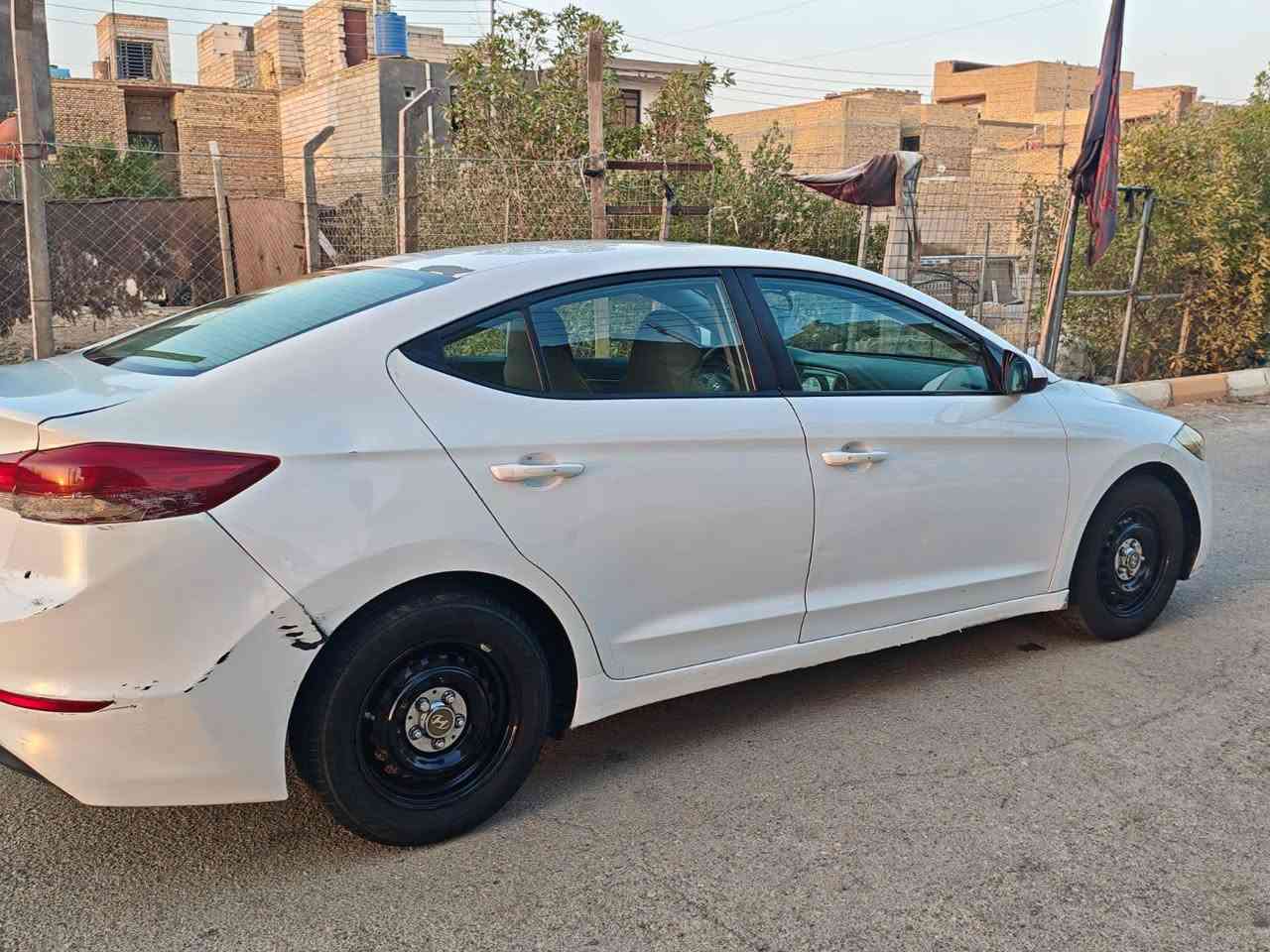 السلام عليكم 
النتراا لبيع موديل 2018وارد امريكي سياره خير من الله
تبريد حداديه تخم تاير الف ناذب عليه مال جناي
سياره بسمي سنويه ل30مداور ثاني يوم مشروع وطني مواصفات نص فول السياره بيه صبغ اثر تقشير ضربته بجاملغ الامامي من امريكيا ليبر واحد مواصفات 
محرك 2000دوش
حساساات
شاشه كبيره
تحكم ستيرن جيهتان شغاله كهربايات كله شغاله
للاستفسار ‏‪***********‬‏مكان سياره ناصريه قرب كراج بغداد السعر 98وبيه مجال قليل
