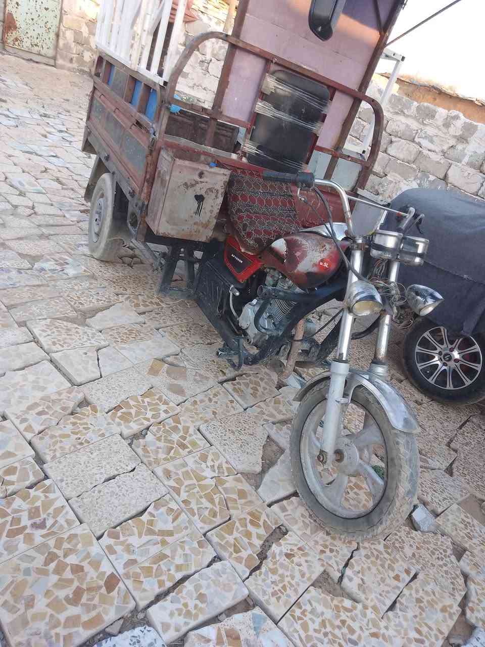 ستوته اركبه وشاصي شرط منفيس كله شرط. 825.     ***********

