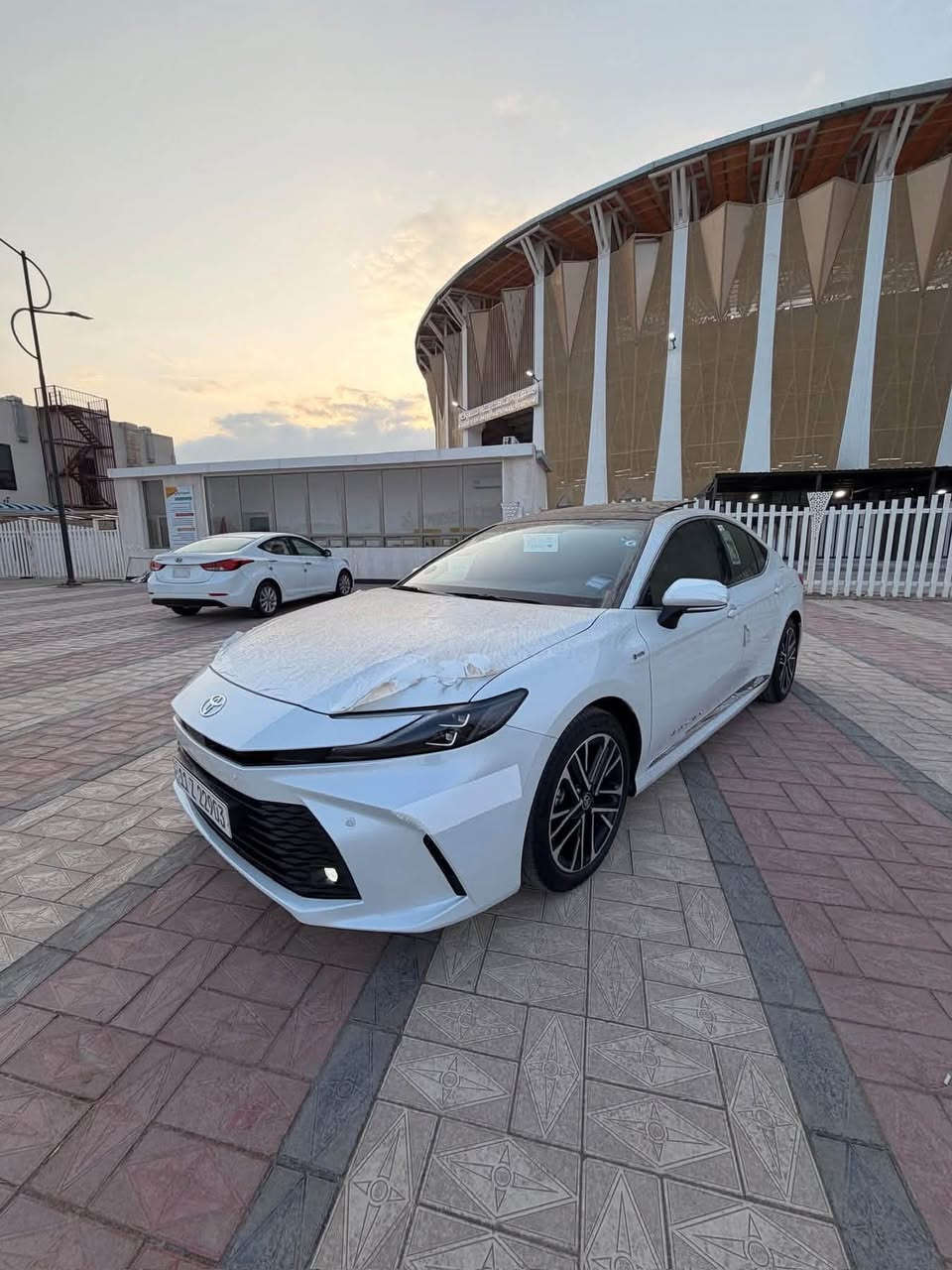 كامري LE • ٢٠٢٥ • هايبرد