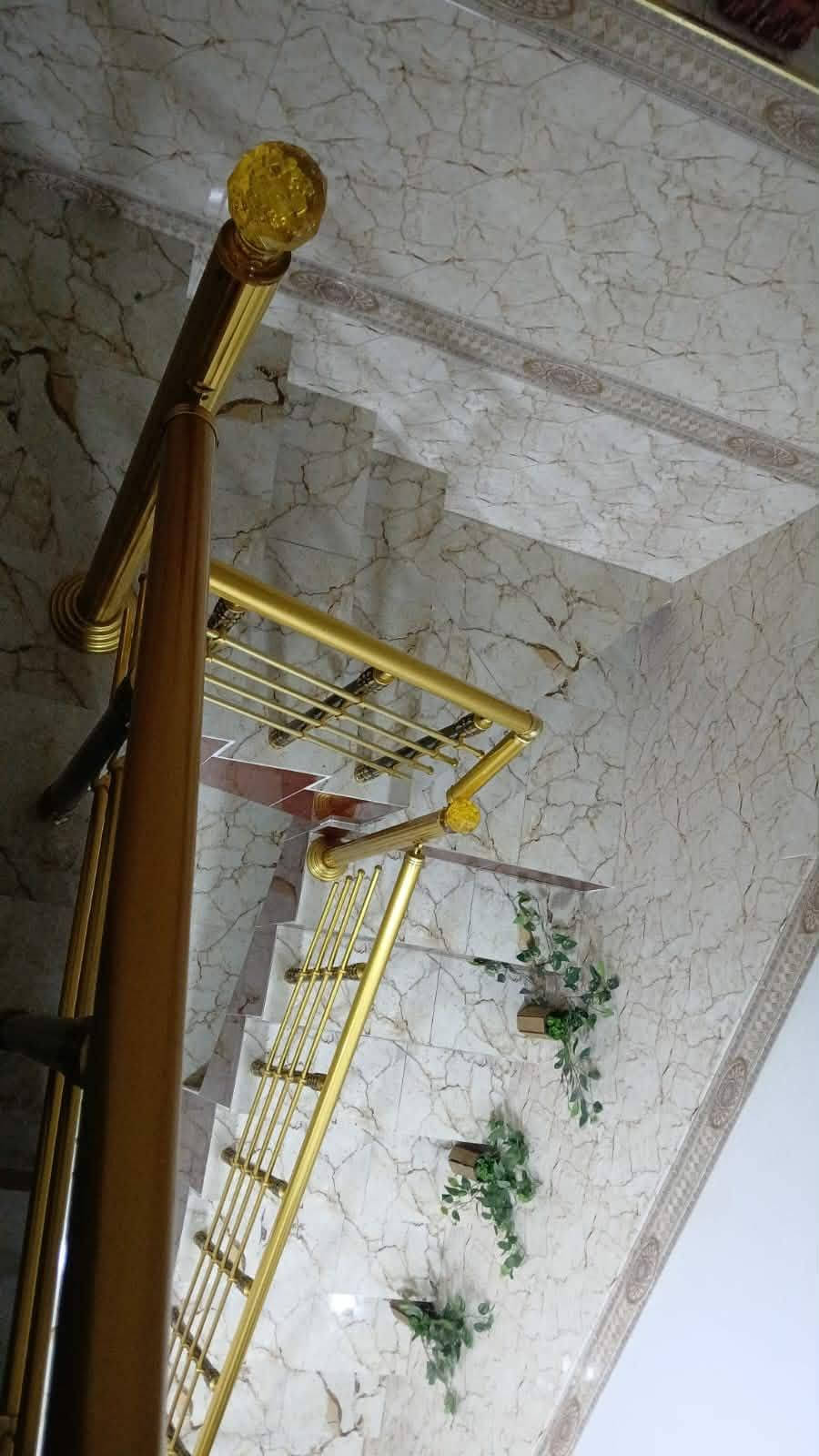 🏠 دار طابو صرف للبيع – الرمادي 
📐 المساحة: 200 متر
📏 الواجهة: 10 متر × نزال 20 متر
📍 الموقع: الرمادي، تبعد حوالي 5 كيلو، شارع 10 وقريبة من شارع 100
🏗️ البناء: فول درجة أولى، بناء سنة 2024
📜 السند: سند طابو
💧 الخدمات: صرف خدمي
📍 قرب: أركان طرموز

🛋️ الدار تُباع مع الأثاث بالكامل وتشمل:

- 6 سبالت
- 3 سبالت طنّين ونصف
- 3 سبالت 3 طن
- برادات
- قنفات
- غرفة نوم صاج جديدة
- كاونترات جديدة
- الأثاث بالكامل
- بيت فول وبمواصفات ممتازة

💰 السعر: 185 مليون قابل للتفاوض البسيط

📞 للاستفسار اكثر مراسله الصفحة او والتواصل مع صاحب الدار مباشرة 👇 
***********
