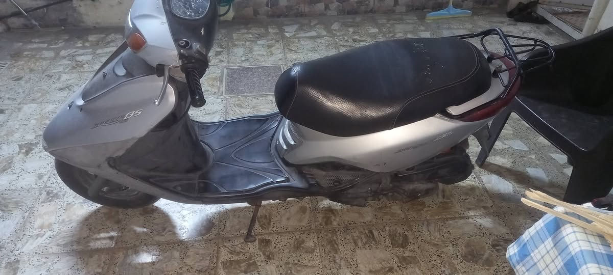السلام عليكم دراجه للبيع نوع ابريز لايت عالي كفرات بلاديه مختمه ختم واحد مكينه جديده السعر ب٦٥٠ بيها مجال بسيط العنوان بغداد زعفرانيه رقم الهاتف ***********@
