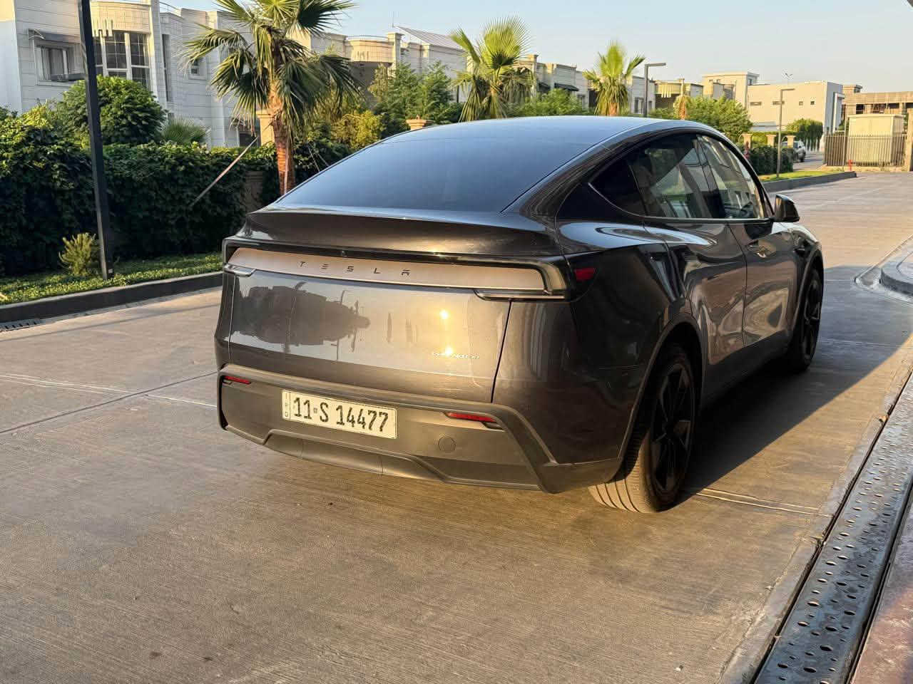تسلا Y 2026 LONG RANGE Dual Motor
امريكيه ماشيه 14,000 ميل
بدون ايرباك حادث جداً بسييط 
صبغ فقط الجاملغ الايسر  
اون لاين السياره 
اناره داخليه 
شاشه خلفيه
كامله بدون اي نقص 
مع شاحن متنقل 16 اكبير 
35,500$
السعر 
***********
