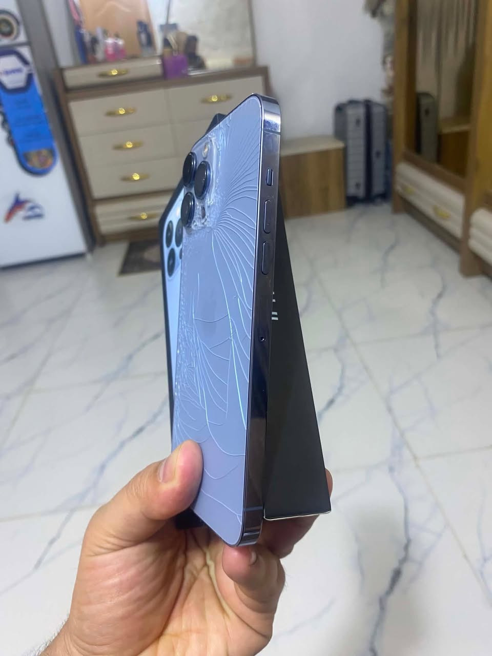 13 برو ماكس الذاكره 256 البطاريه 78 دبل ZA فقط الظهر بي فطور وتر بروف ممفتوح السعر625 رقمي ***********
