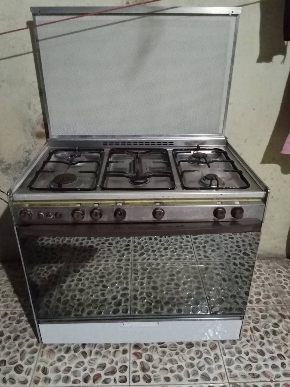 طباخ كريازي للبيت بسعر مناسب ب 100 الف بي نقص صينيه بس
***********
