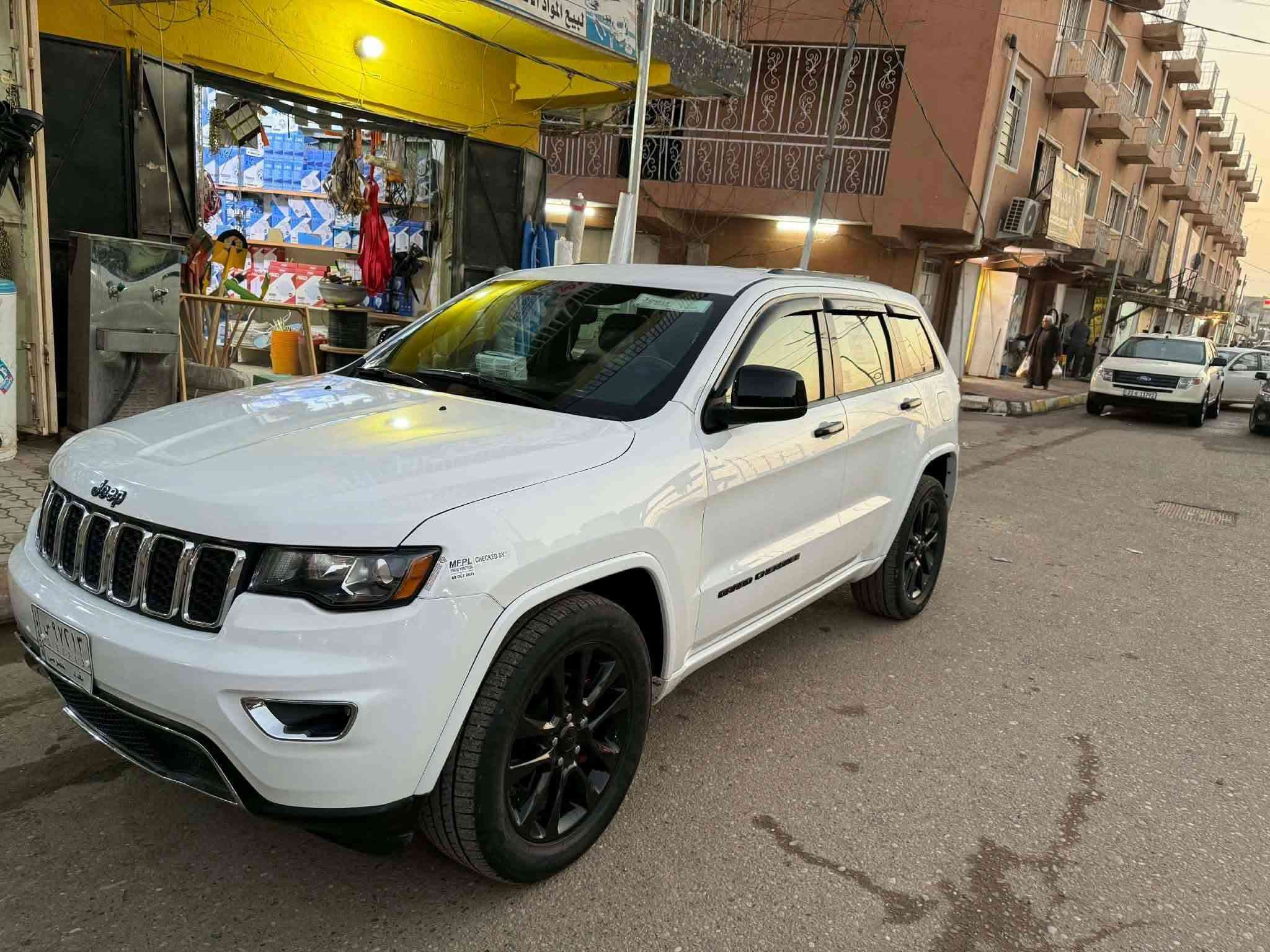 جيب 2019 بلاك توب رقم بغداد قطعتين صبغ بدون دواخل وبدون شاصي ماشية62 الف ميل جاهزة من كلشي باسمي محرك مو مفتوح السعر225$ وبيها مجال او مراوس حسب القناعة الاتصال بالرقم ***********
