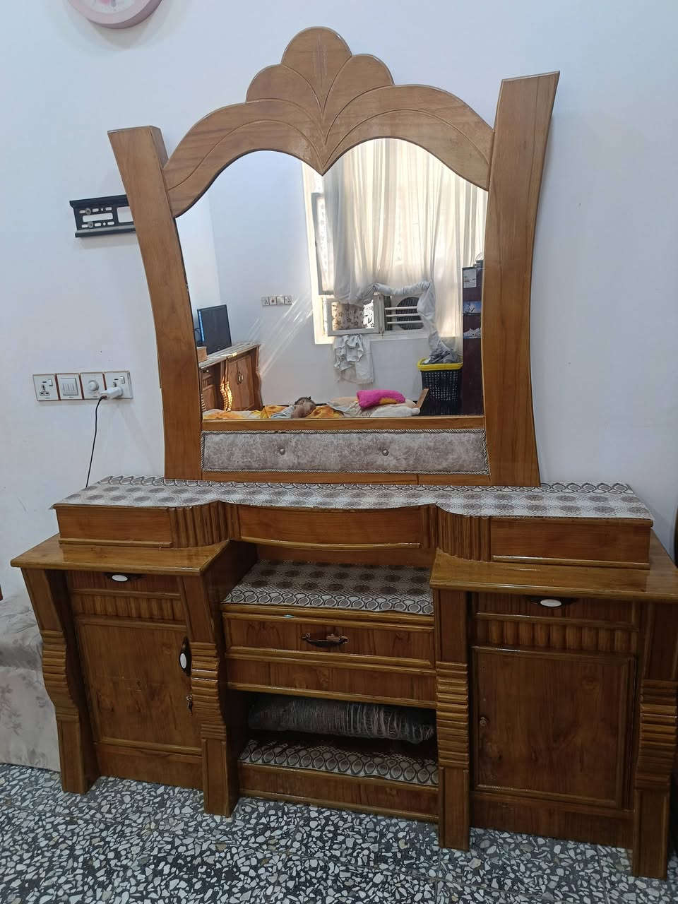 السلام عليكم غرفه نجاره صاج ماصارلي هواي من ماخذتها خلل بيها بس جامه وحده مكسوره العنوان حله شارع 100
السعر 850وبيها مجال 
الرقم ‏‪***********‬‏
