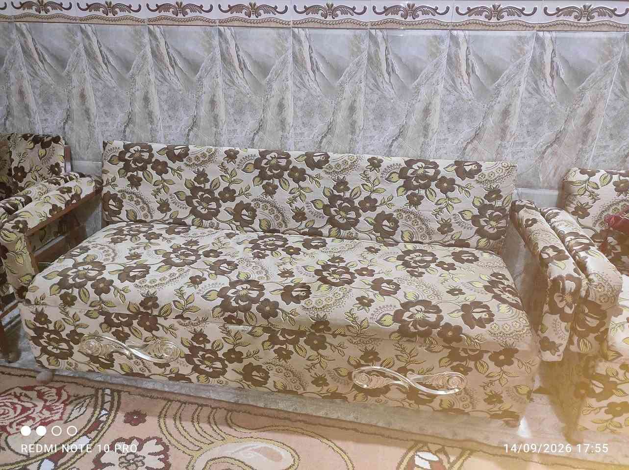 تخم ديوان اصلي جديد إستعمال قليل الطول 15متر نجاره حديد للبيع غير متواجد ع فيس بوك الشراي يتصل على هذا الرقم مكاني بابل سدة الهنديه 
***********

نص مكتوب في الصور:
- REDMI NOTE 10 PRO 14/09/2026 17:56
- REDMI NOTE 10 PRO 14/09/2026 17:55