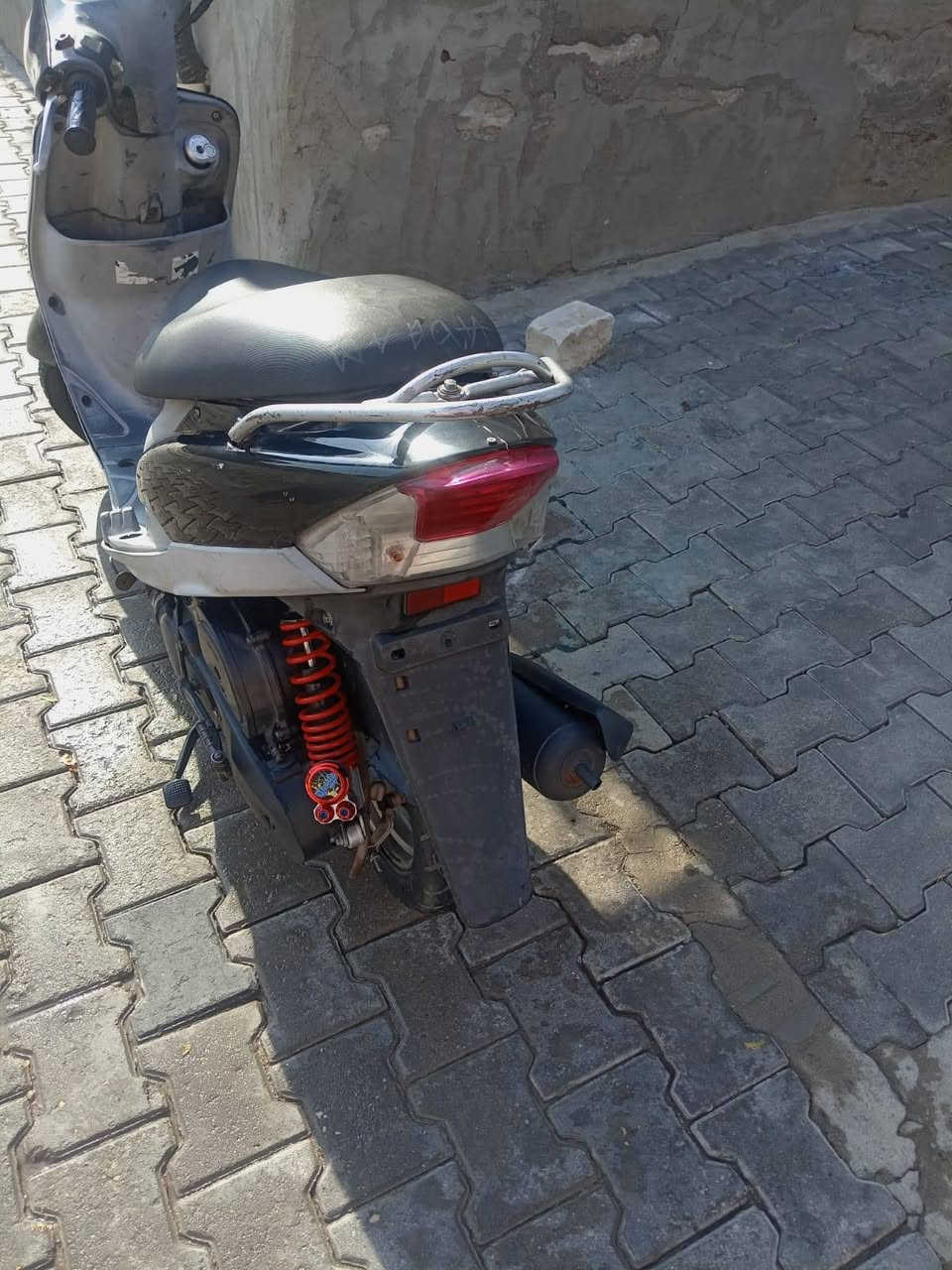 سلام عليكم ماكس قجمه نضيفه كله بلاد 750وبيه مجال حك الجيه رقم بس واتساب ***********
