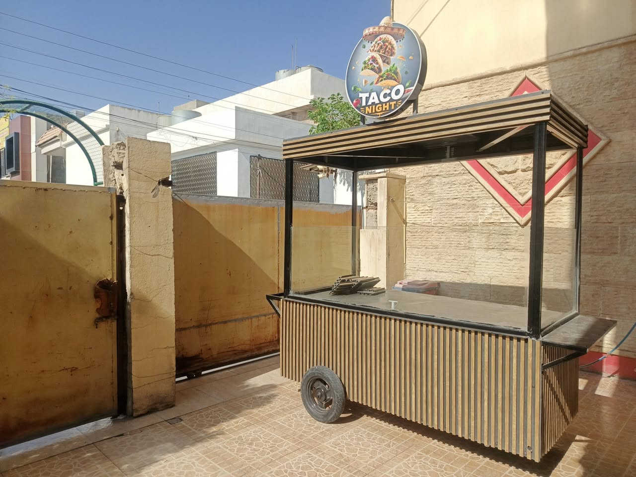 عربانه لل بيع سعر 650عنوان كركوك شورجه قرب ماكولت سيد بهروز ***********
