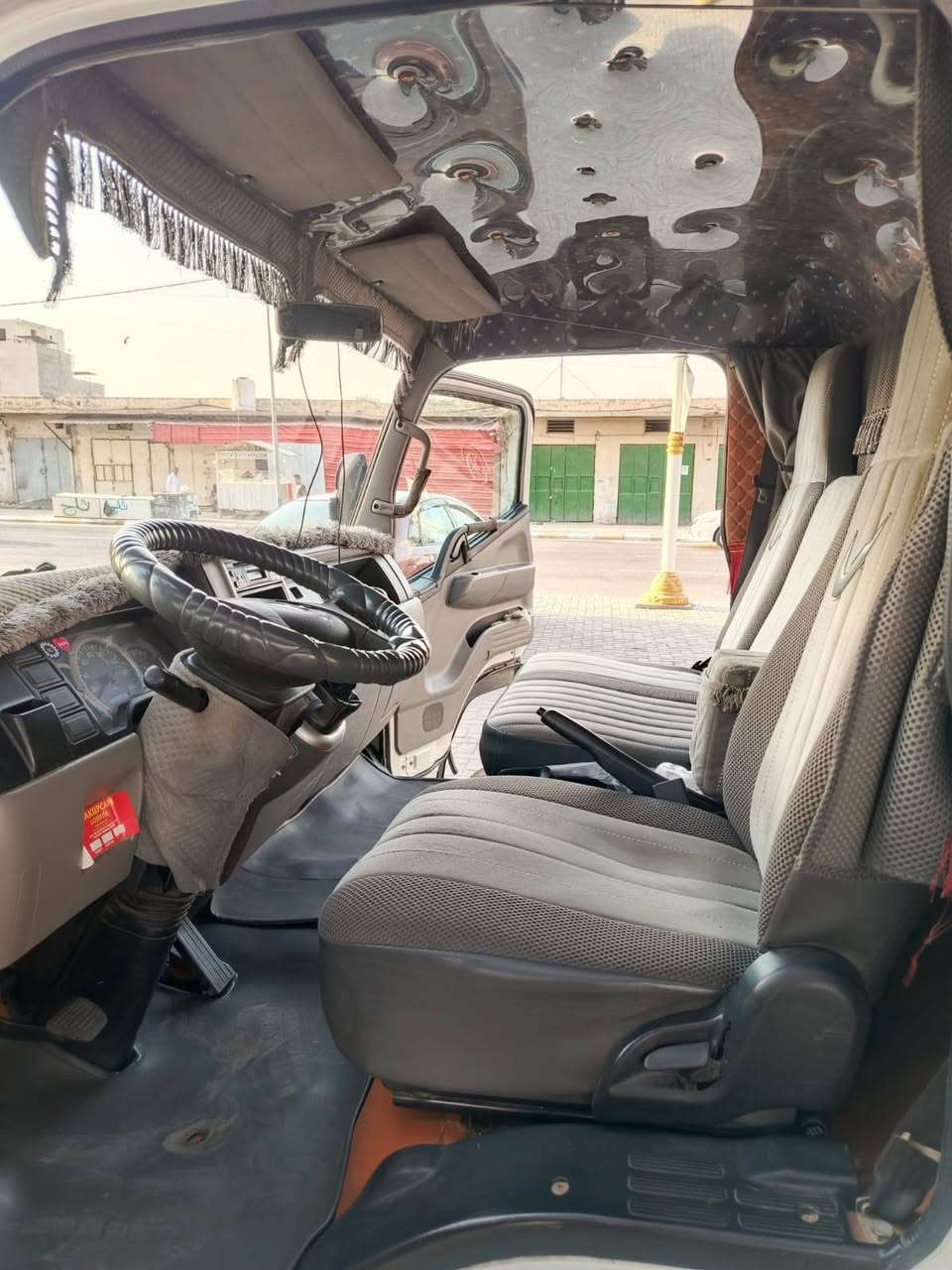 السلام عليكم اخون  كنتر موديل20  بسمي رقم بغداد سنويه  لحد 32 هزه جديد.  بسمي تحول. كفاله من الضربه والصبغ  مكينه عل وضع الشركه.  مابيه اي تنقيص.  كير اكسل كفاله  تانكي كاز 200 لترمكان السياره صلاح الدين تكريت   ***********
