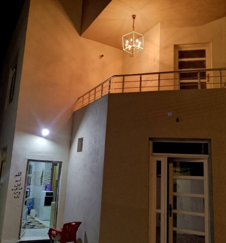 � دار للبيع –  فأتB 🏡
📐 المساحة: 200 م²

📜 نوع السند: طابو صرف 

🏠الدار مأخوذ على المبادره بتسديد شهري 

🔹 تفاصيل الدار:

• 3 غرف نوم

• صالة واسعة

• كلدور

• مطبخ

• 3 مجاميع صحية

• كراج

• حديقه خارجيه + خلفيه

 يحتوي الدار على طابقين واقع في مجمع الزهراء السكني 

🔹 الخدمات:

✅ ماء

✅ كهرباء

✅ مجاري

✅ شارع مُبلّط بعرض 8م

📍 الموقع:

كربلاء طويريج– مركز طويريج  

📞 للاستفسار عن هذا العقار 

📱 ***********
