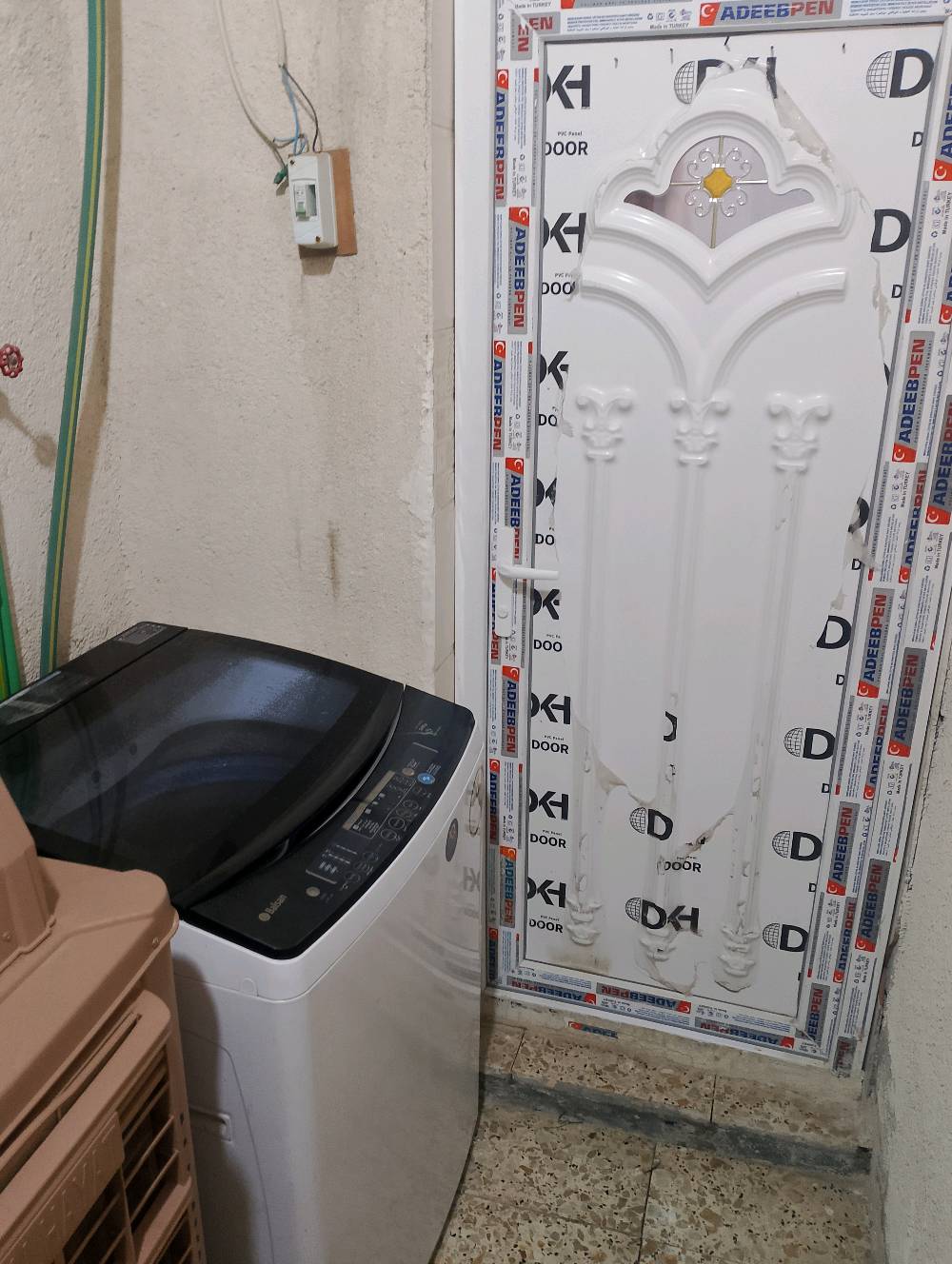 بيت للبيع نظيف مساحته 85 متر في مدينة الصدر الدسيم سعره 55 هوه والكاونتر والغساله و2 تانكي مي وماطور والمغسله بي مجال بسيط