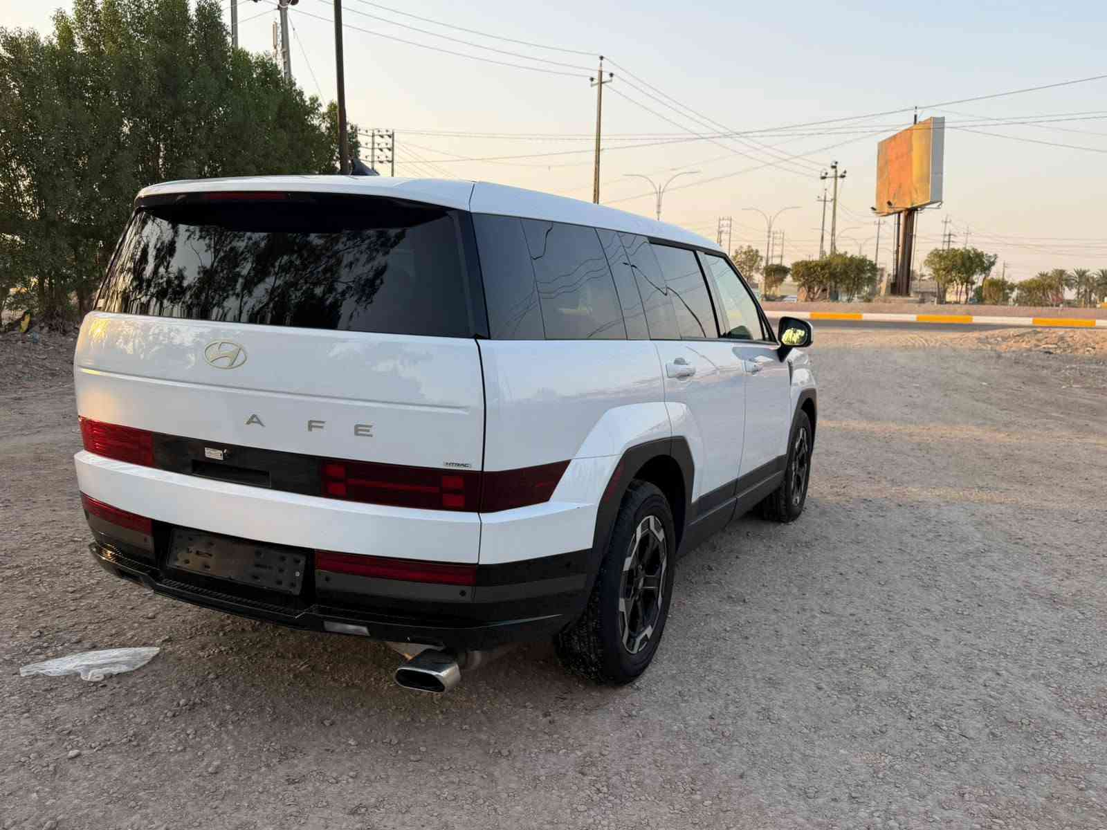 السلام عليكم 
سنتافي 2025 شهداء مثنى
ضرر صبغ طرف قبق الجنطه 
محرك 2500تيربو 
ماشيه 14الف
السعر 240
مكان السياره الرميثه 
***********
