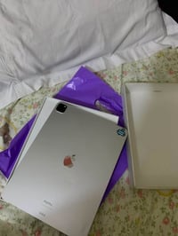 07736361053 ايباد 12.9 m2  بي فطرين بالكلاس موضح بالصوره السعر 700 قفل...