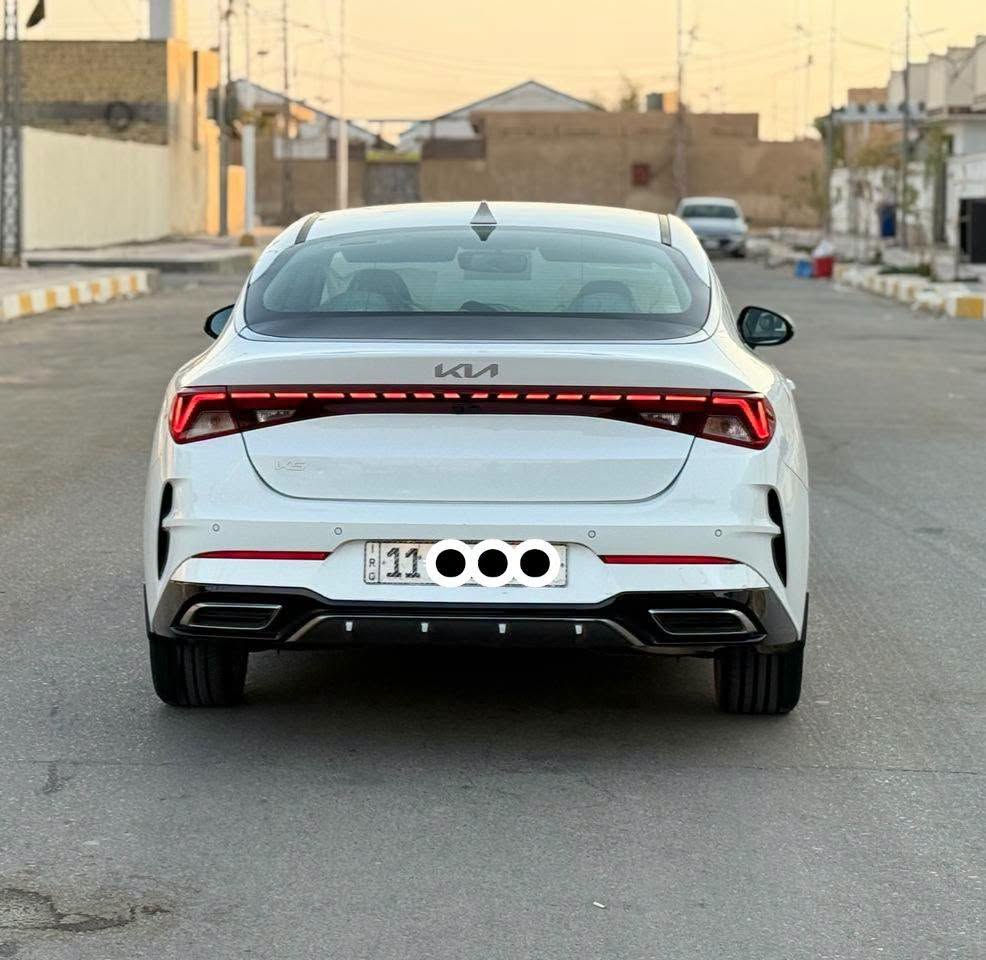 سلام عليكم للبيع كيا فايف موديل ٢٣خليجي مكفوله كفاله عامه 
سيارة جديدة 
 بصمه كشنات كهربايه تدفه تبريد حساسات ماميه خلفيه  فول موصفات  فقط مو بنرامه
ماشيه 77 الف 
رقم بغداد مشروع وطني 
سيارة
  السعر 185وبيه.مجال قليل الاستفسار ع رقم 

***********
